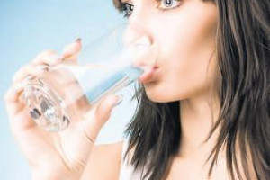 نوشیدن آب را قبل از تصمیم گیریهای مهم فراموش نکنید