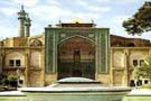 حمله ی مزدوران رژیم ستم شاهی پهلوی به مدرسه ی فیضیه در قم 1383 ق