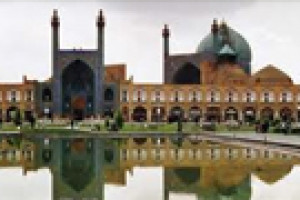 آغاز بنای ساختمان مسجد امام اصفهان به فرمان شاه عباس صفوی 1020 ق