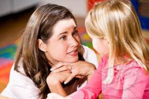 نحوه صحیح حرف زدن با کودک را یاد بگیرید