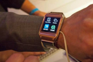 چرا شرکت های بزرگ فناوری به دنبال ساعت هوشمند افتاده اند؟