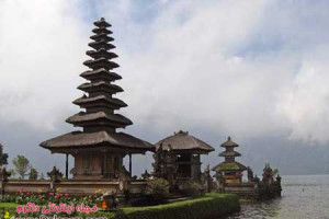دیدنی های معبد پورا براتان اندونزی+عکس