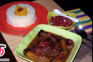 تهیه مسمای انار و خورش انار و بادمجان مخصوص شب یلدا