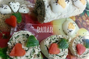 روش تهیه رولت نان و پنیر و سبزی
