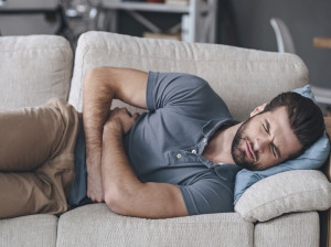 چرا سمت چپ زیر شکم درد میگیرد؟