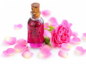 فواید قطره گل سرخ در افزایش میل جنسی