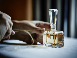۱۲ عطر خنک و شیرین زنانه ژیوانشی | خوشبوترین های جیوانچی