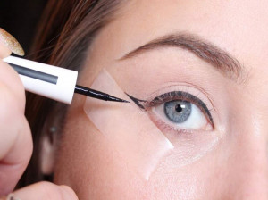 ترفندهای ساده و کاربردی برای کشیدن خط چشم که همه خانم‌ها باید بدانند