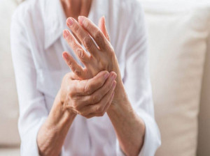 روماتیسم مفصلی چطور روی تمام بدن تاثیر میگذارد؟