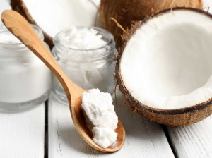 ۶ روش طلایی برای درخشش و تقویت مو با روغن نارگیل