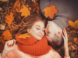 ۵۰ عکس جدید و با کیفیت عاشقانه دونفره پائیزی