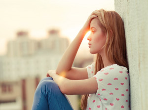 ۲۰ عکس جدید و با کیفیت تنهایی دخترانه برای پروفایل