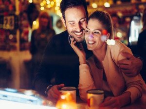 ۳۷ متن و جمله جدید عاشقانه تبریک سالگرد ازدواج به همسر