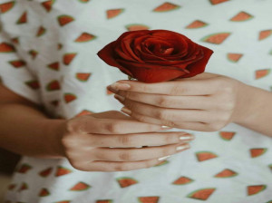 عاشقانه ترین و خاص ترین متن و پیام سلام صبح بخیر گفتن به خواهر