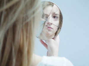 اختلال شخصیت اسکیزوتایپال چیست و چگونه میتوان آن را درمان کرد؟