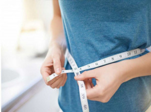 ۱۶ راه آب کردن شکم بدون ورزش