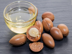خواص بی نظیر روغن آرگان ( ارقان ) برای زیبایی پوست ومو