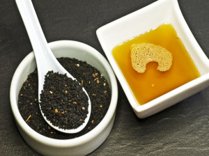 سیاه دانه و عسل : خواص حیرت انگیز معجون دوسین (سیاه دانه + عسل)