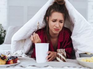 معرفی ۲۱ خوراکی بی نظیر برای کم کردن استرس و اضطراب
