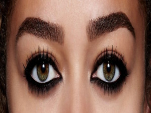 آموزش روش صحیح استفاده از سرمه برای چشم ها