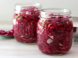 طرز تهیه ترشی کلم قرمز خانگی به روشی آسان