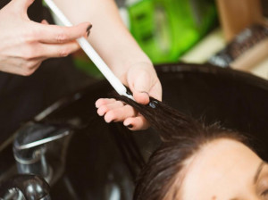 مراقبت از موهای بوتاکس شده : ۸ نکته برای دوام بیشتر بوتاکس مو