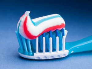 چه خمیر دندانی بخریم ؟