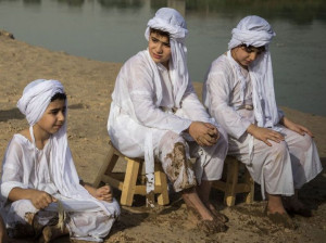 تصاویر مراسم غسل تعمید کودکان مندایی در اهواز
