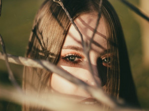 چگونه چشم های ریز را آرایش کنیم تا درشت تر به نظر برسد؟