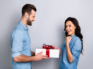 راهنمای خرید هدیه برای خانم ها