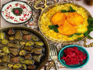 آموزش دستور پخت و طرز تهیه خورشت چغاله بادام خوشمزه و مجلسی
