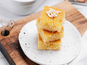 طرز تهیه بسبوسه مصری، شیرینی خوشمزه و مقوی ماه رمضان