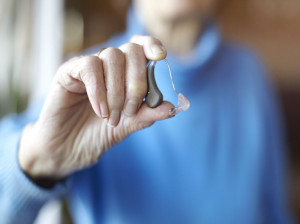 بهترین برند سمعک را چگونه انتخاب کنیم؟