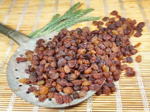 26 خاصیت کشمش پلویی و اثرات شگفت انگیز آن در بدن