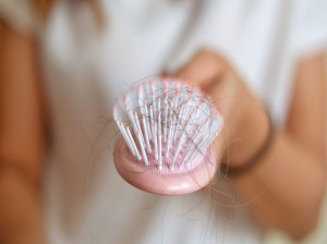 جلوگیری از ریزش مو با دم نوش های گیاهی