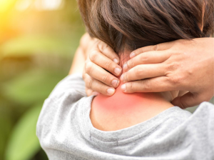 چرا گردنم ترق تروق میکند؟