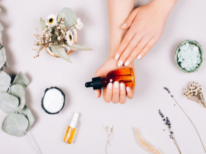 18 خاصیت شگفت انگیز روغن عناب برای پوست و مو