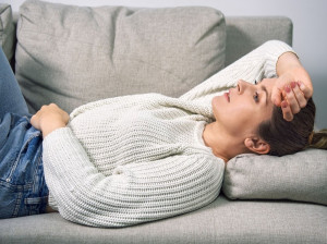 علت نفخ شکم قبل از پریود چیست و چطور رفع میشود؟