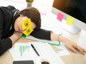 این 10 مورد بهترین راه برای رفع خواب آلودگی هنگام مطالعه و درس خواندن است