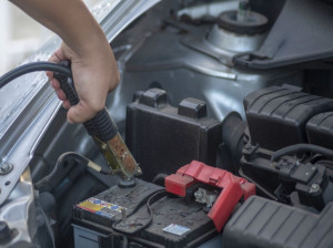 دلایل ترکیدن باتری خودرو چیست ؟