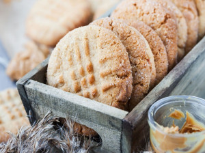 طرز تهیه کلوچه کره بادام زمینی با بهترین روش پخت و طعم عالی