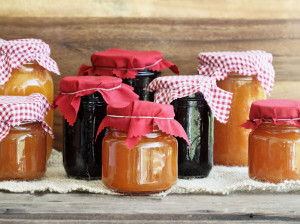 طرز تهیه شیره توت سفید به راحت ترین شکل در منزل