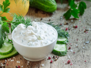خواص مصرف ماست با سبزیجات برای سلامت بدن