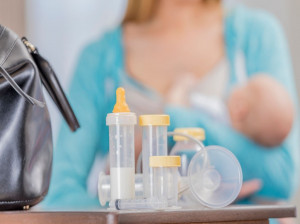 پس زدن شیر مادر توسط کودک، دلایل و مشکلات