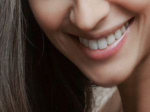 چه کسانی میتوانند ایمپلنت دندان جلو را انجام دهند ؟
