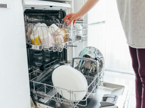 بوی بد ماشین ظرفشویی را با این روش ها از بین ببرید