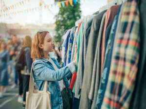 لباس تاناکورا از کجا میاد؟ علت بو دادن این لباس ها چیست؟
