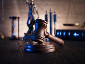 مجازات جرم اهانت و فحش دادن به قاضی
