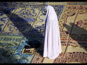 آیا روزه گرفتن بدون خواندن نماز قبول است ؟