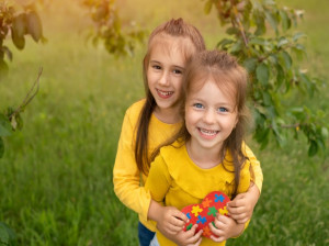 30 متن بسیار زیبا و احساسی تبریک روز خواهر